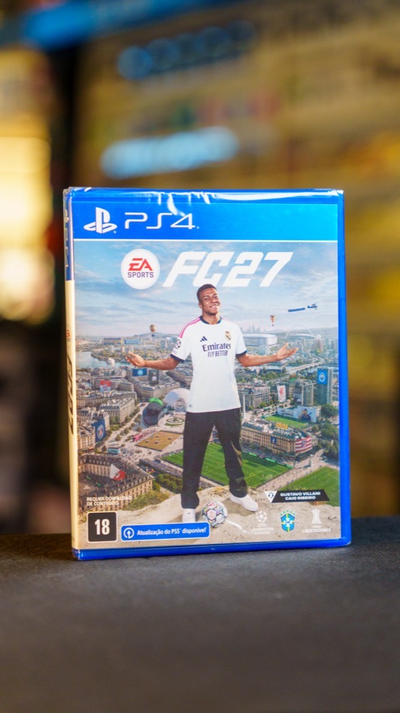 Caixa de EA SPORTS FC 27 para PlayStation 4, em outro ângulo, na Game Mania