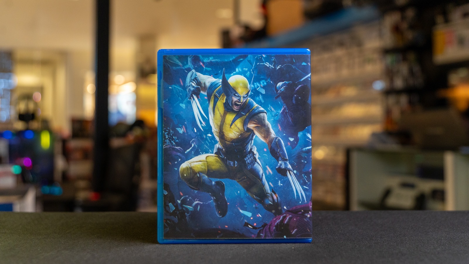 Contracapa do encarte de Marvel's Wolverine, que pode ser virada para ficar na frente da caixa do jogo