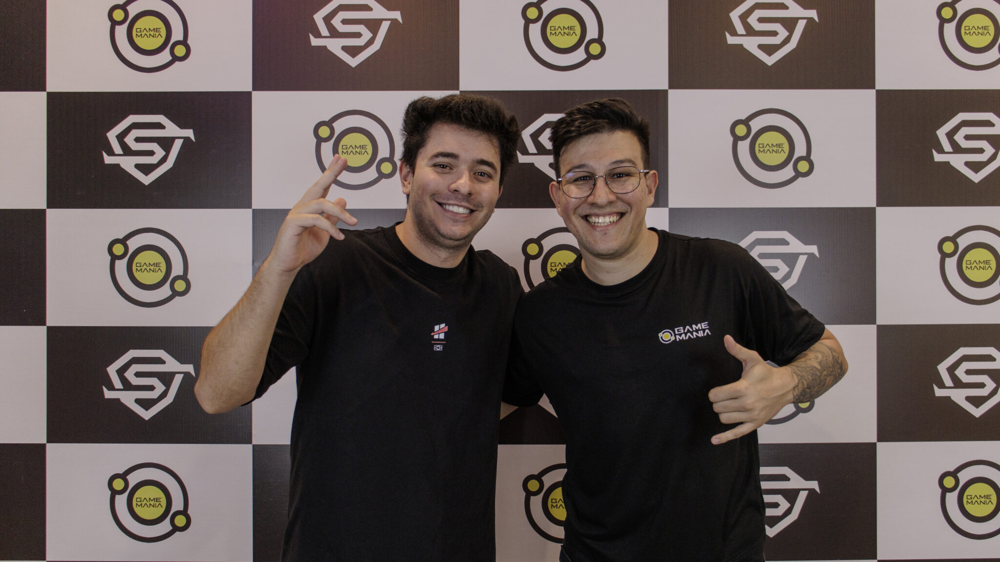 Flakes Power durante o Meet and Greet na Game Mania