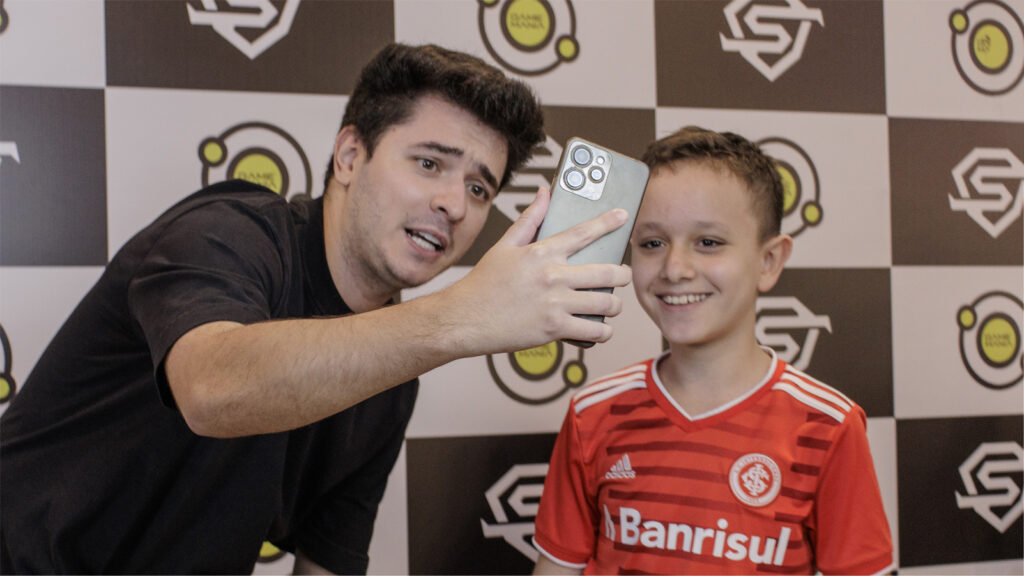 Fãs registrando o momento com Flakes Power